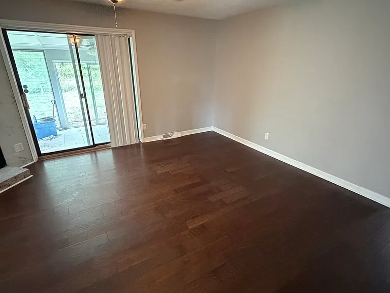 920 Riverview Dr — Photo 8