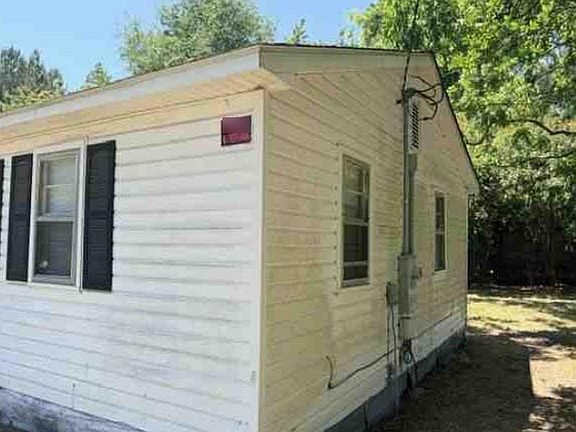 5th image of 3104 Poole Rd
