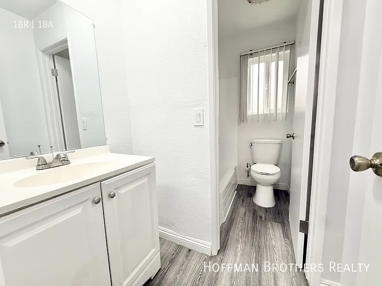 14831 Delano St #1 — Photo 5