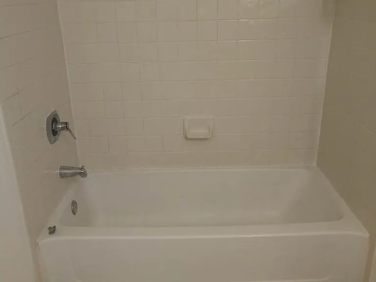 Alma Apartments — Photo 16