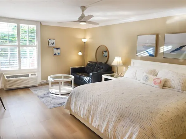 2555 Tamiami TRL N #201, NAPLES, FL 34103