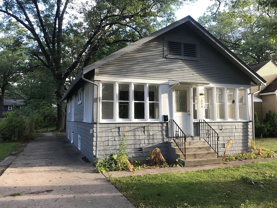 1st image of 1074 E Isabella Ave