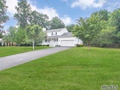 30 Gilbert Ave, Smithtown, NY, 11787