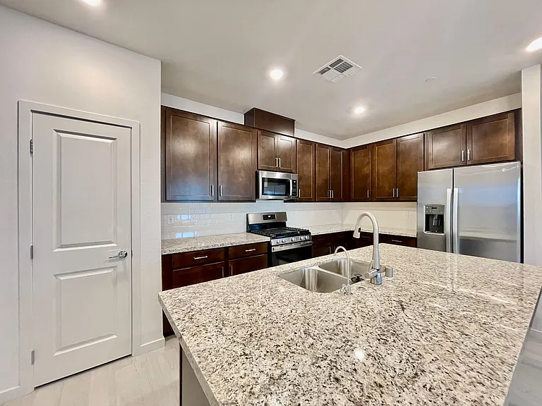 11544 Observation Point Ave — Photo 6
