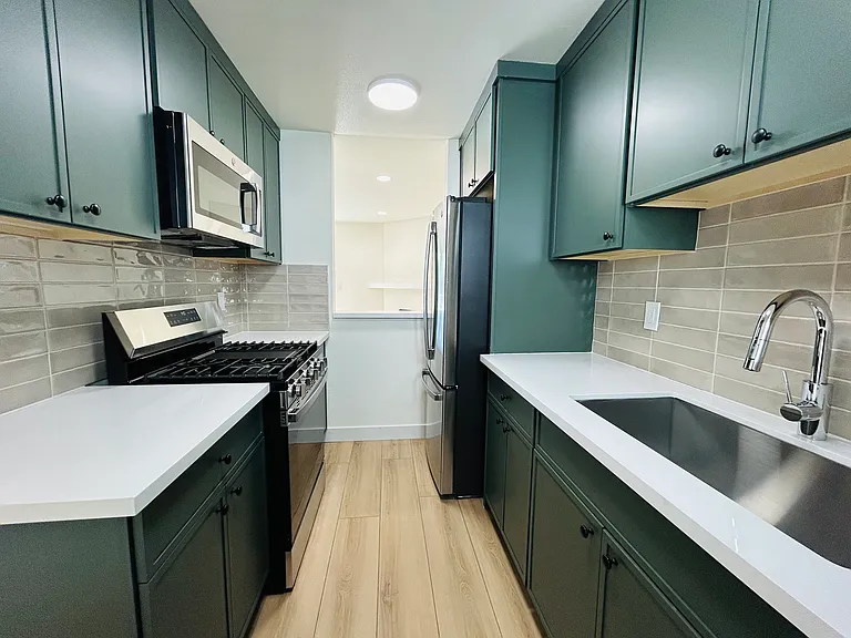 920 Venice Blvd — Photo 17