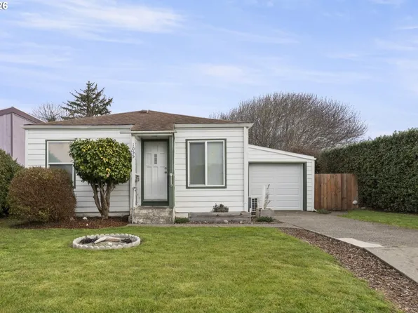 1055 Baltimore Ave SE, Bandon, OR 97411