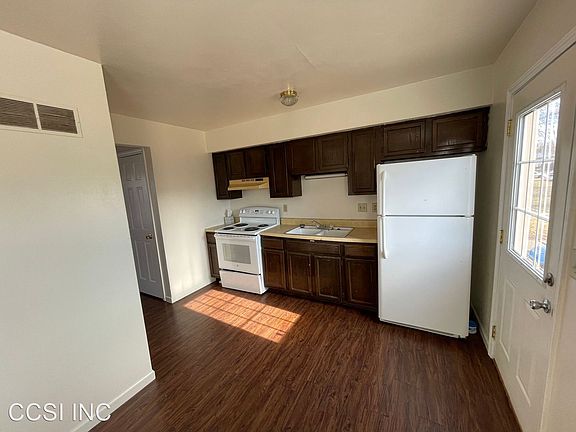 4th image of 651 W 61st St