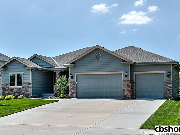 2nd image of 320 Eagle Hills Dr