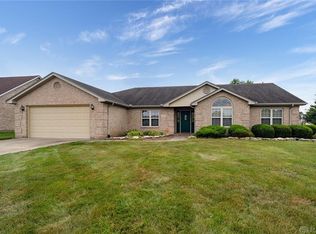4663 Steeplechase Dr, Fairborn, OH 45324