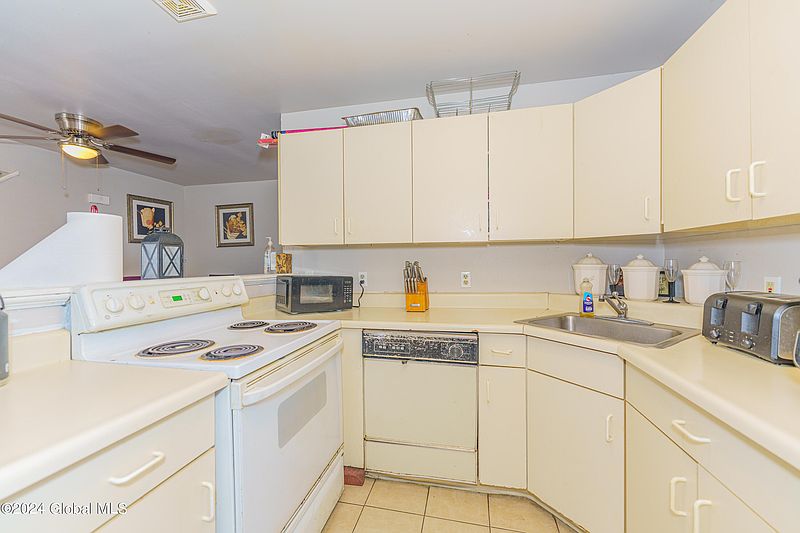 5th image of 39 Liebel Street