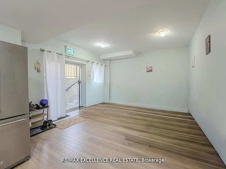 301 Somme St — Photo 34