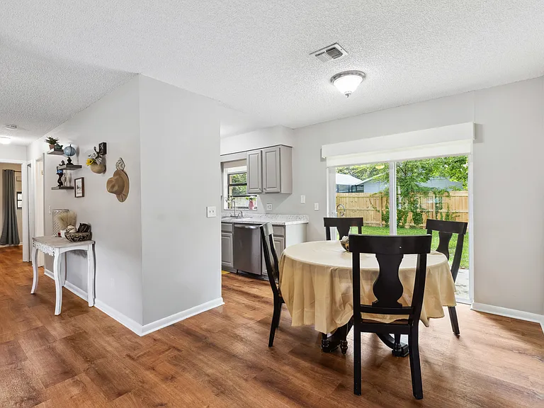 1228 SW 75th Dr — Photo 3