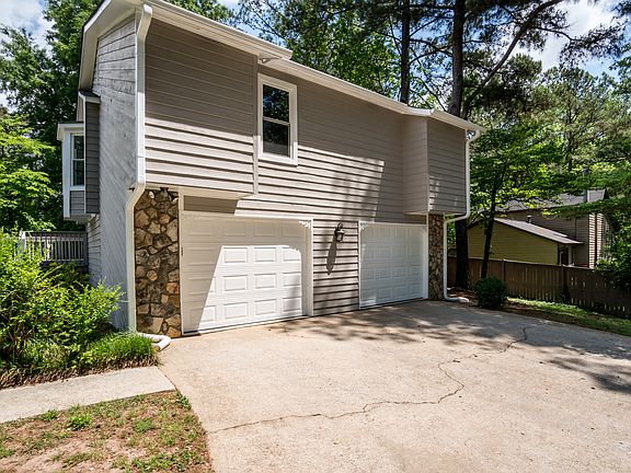 4th image of 3158 Pilgrims Dr