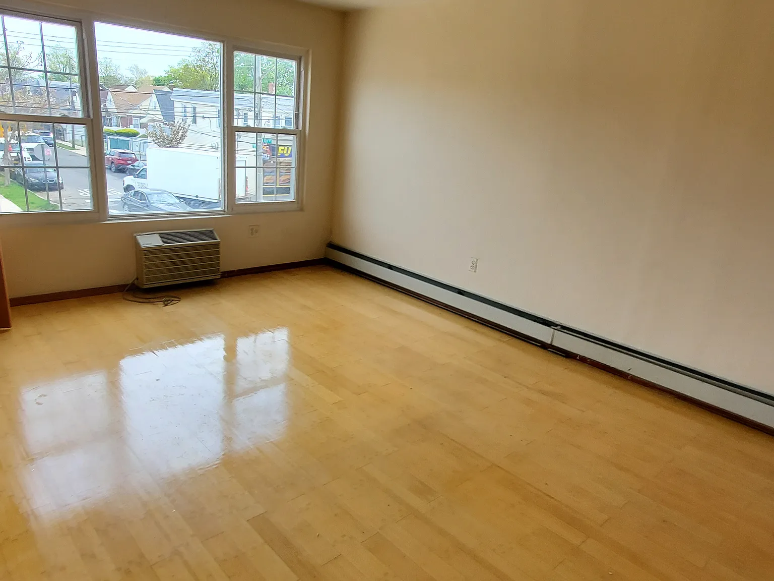 120th Ave, Saint Albans — Photo 1