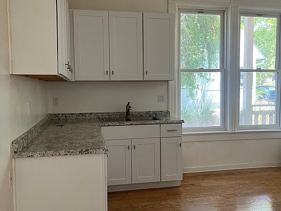 3rd image of 115 G St APT 1