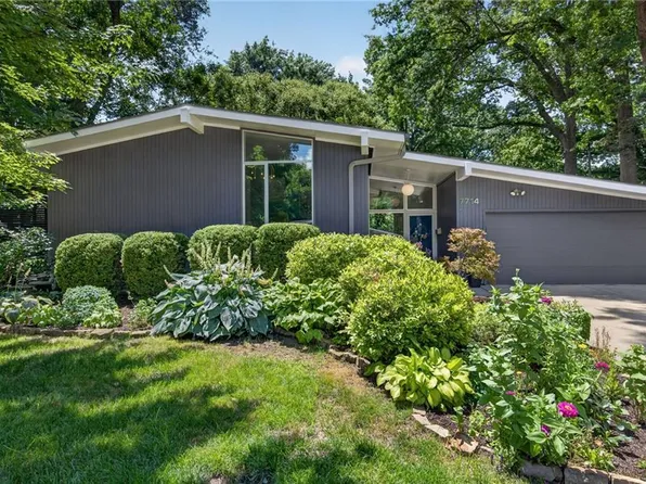 7714 Fairway St, Prairie Village, KS 66208