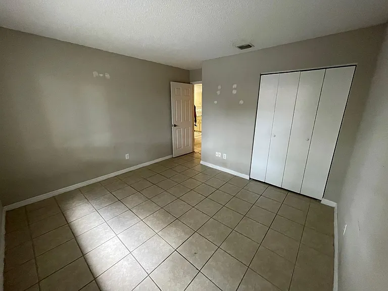 507 Mansfield Dr — Photo 2