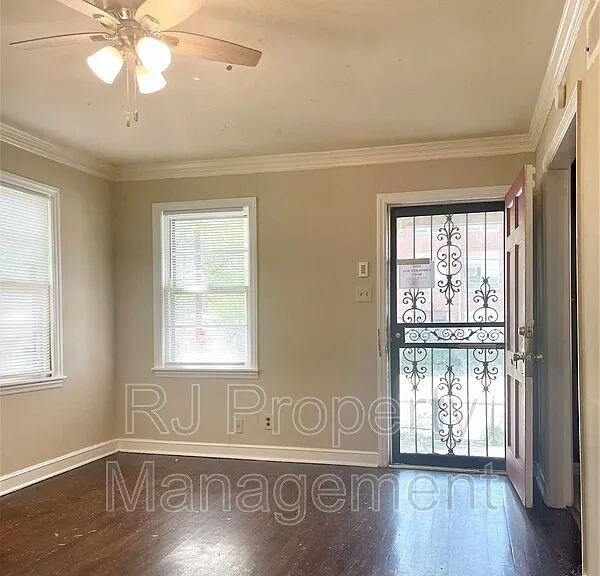 732 S Greer St — Photo 8