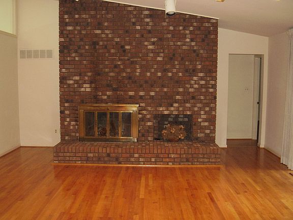 Wood floors & fireplace