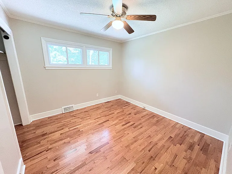 207 Holly Ave — Photo 17