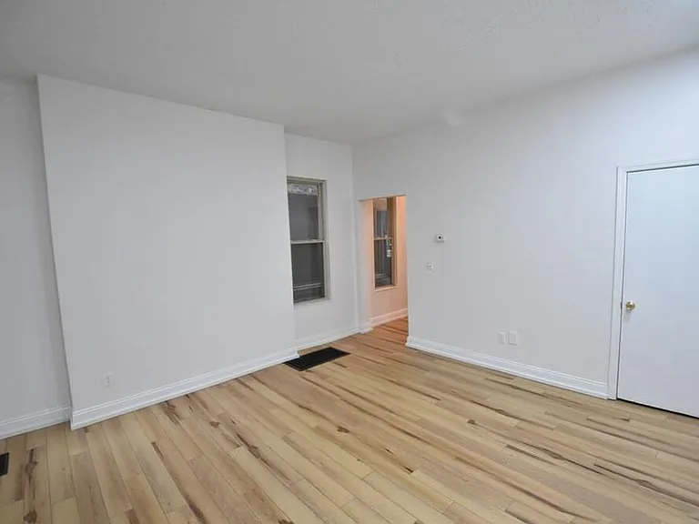 410 W 1st Ave — Photo 12