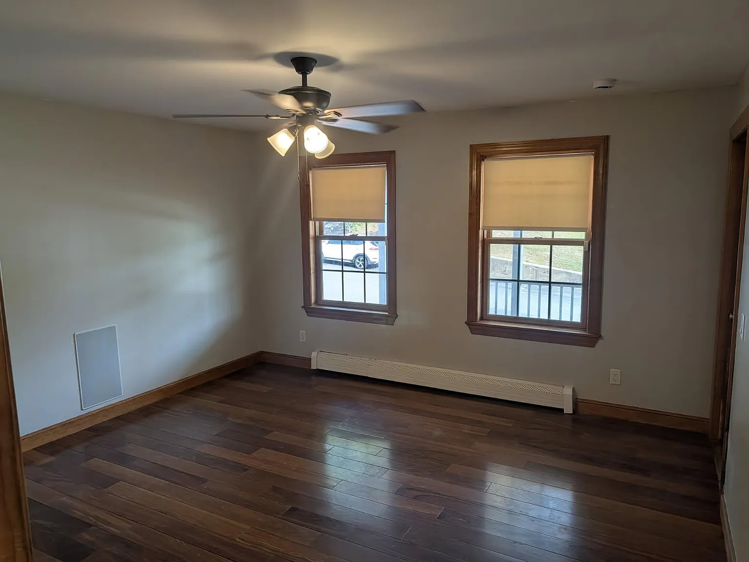 4 bed, 2.5 bath, 2240 sqft, $4,800 — Photo 4