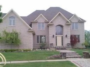 55254 Whispering Hills Dr, Shelby Township, MI 48316