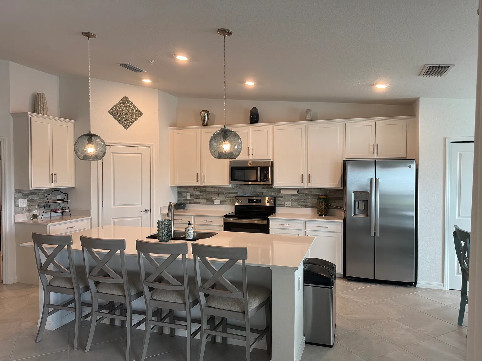 2 bed, 1366 sqft, $3,500 — Photo 2
