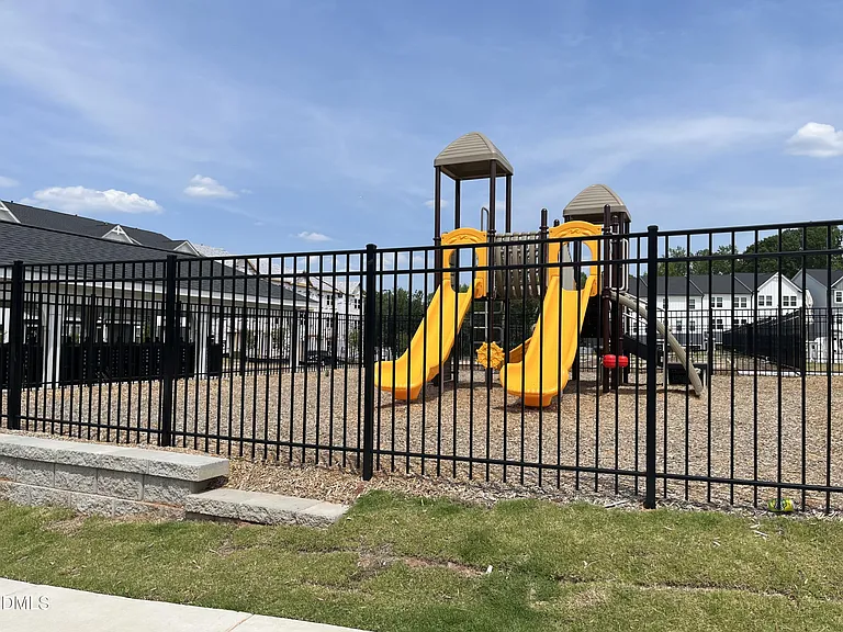 913 Fearless Rd — Photo 23