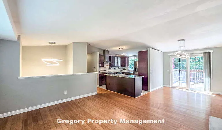 17606 Brook Blvd — Photo 4