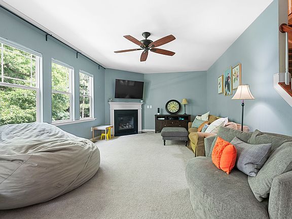 3rd image of 4611 Lemongrass Ln