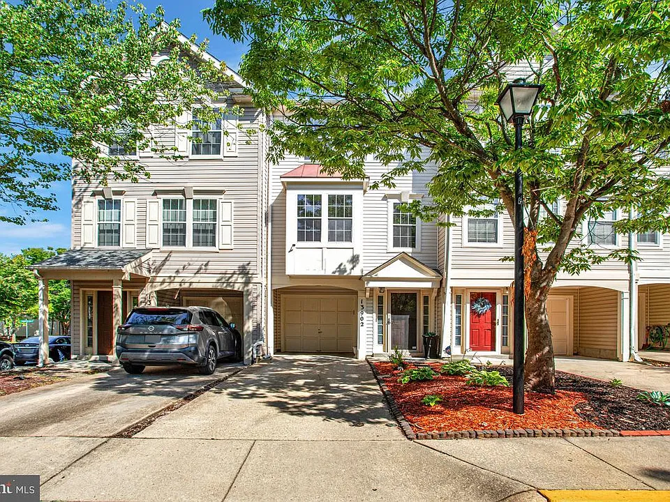 13902 Barrington Ln