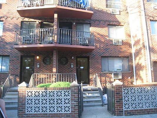 Rented by Alexiou Realty | media 4