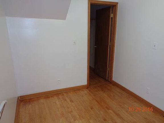 3rd image of 3421 W Melrose St #1