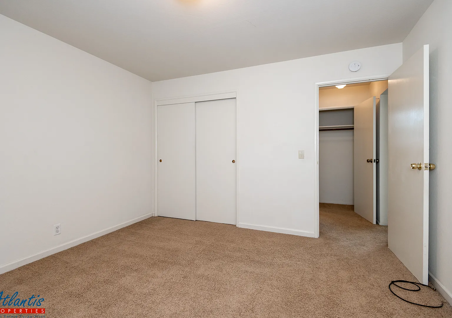 Sutter 2361 — Photo 3