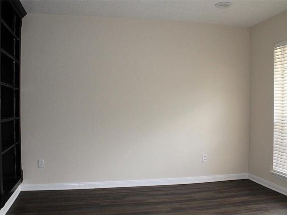 5th image of 2809 Livingston Dr