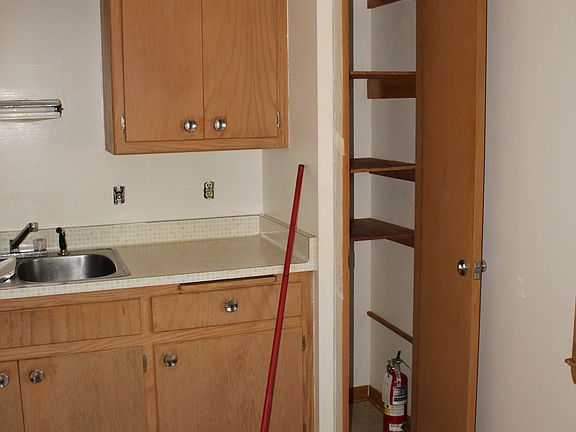 Kitchen 2 w/pantry