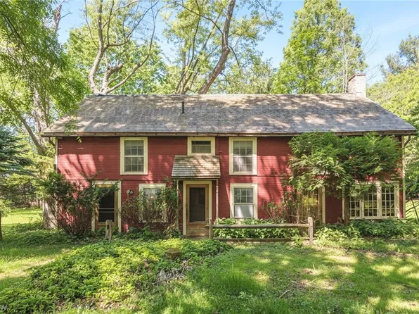 24105 Chardon Rd, Cleveland, OH 44143