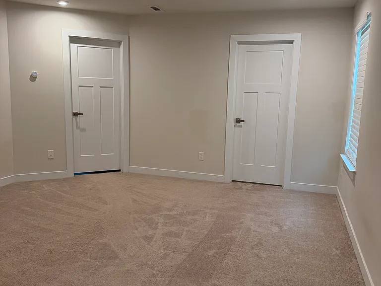 300 Finnegan Ct — Photo 28