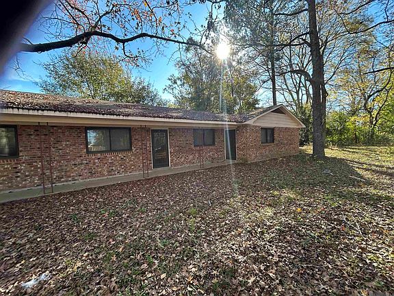 3rd image of 2256 Cunard Ave