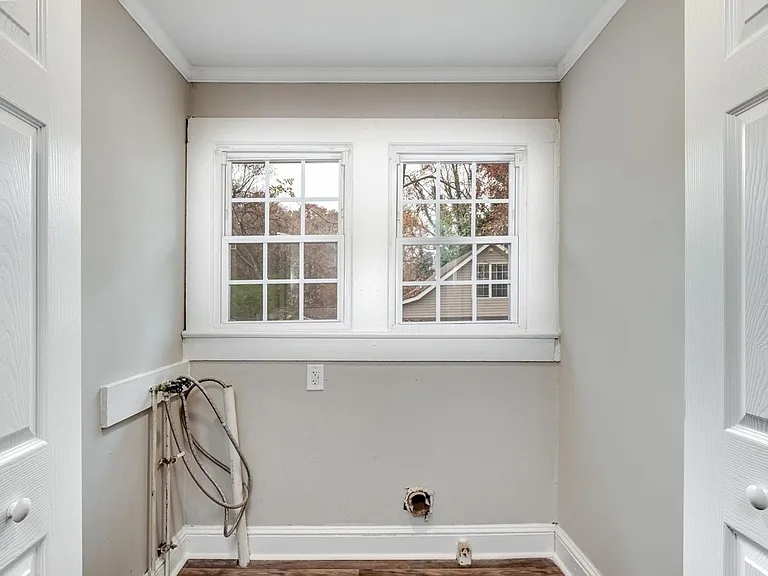 721 Broad St — Photo 12