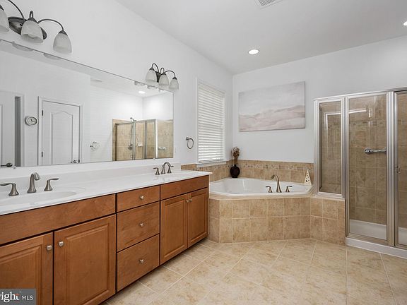 5th image of 5912 S Mills Manor Ct