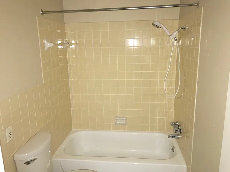 2012 S Illinois Ave #26 — Photo 7