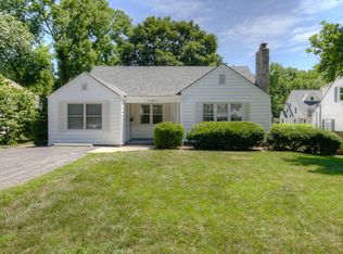 2907 W 50th Ter, Westwood, KS 66205