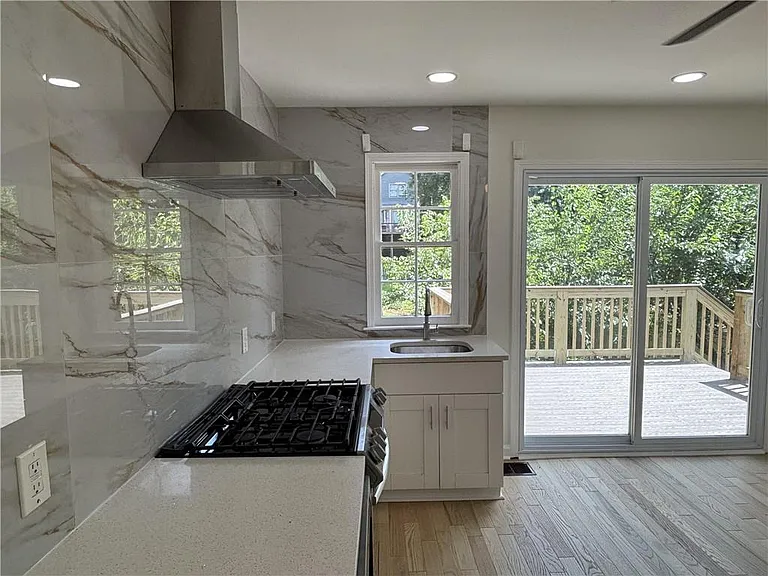 2469 Glynn Dr SE — Photo 9