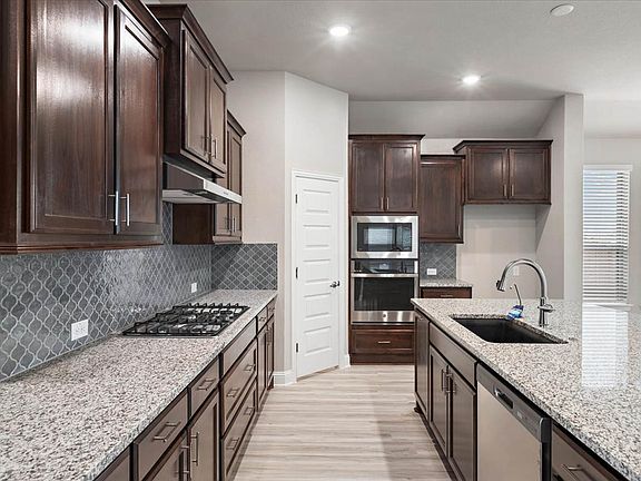 5th image of 1621 Treleven Court Texas