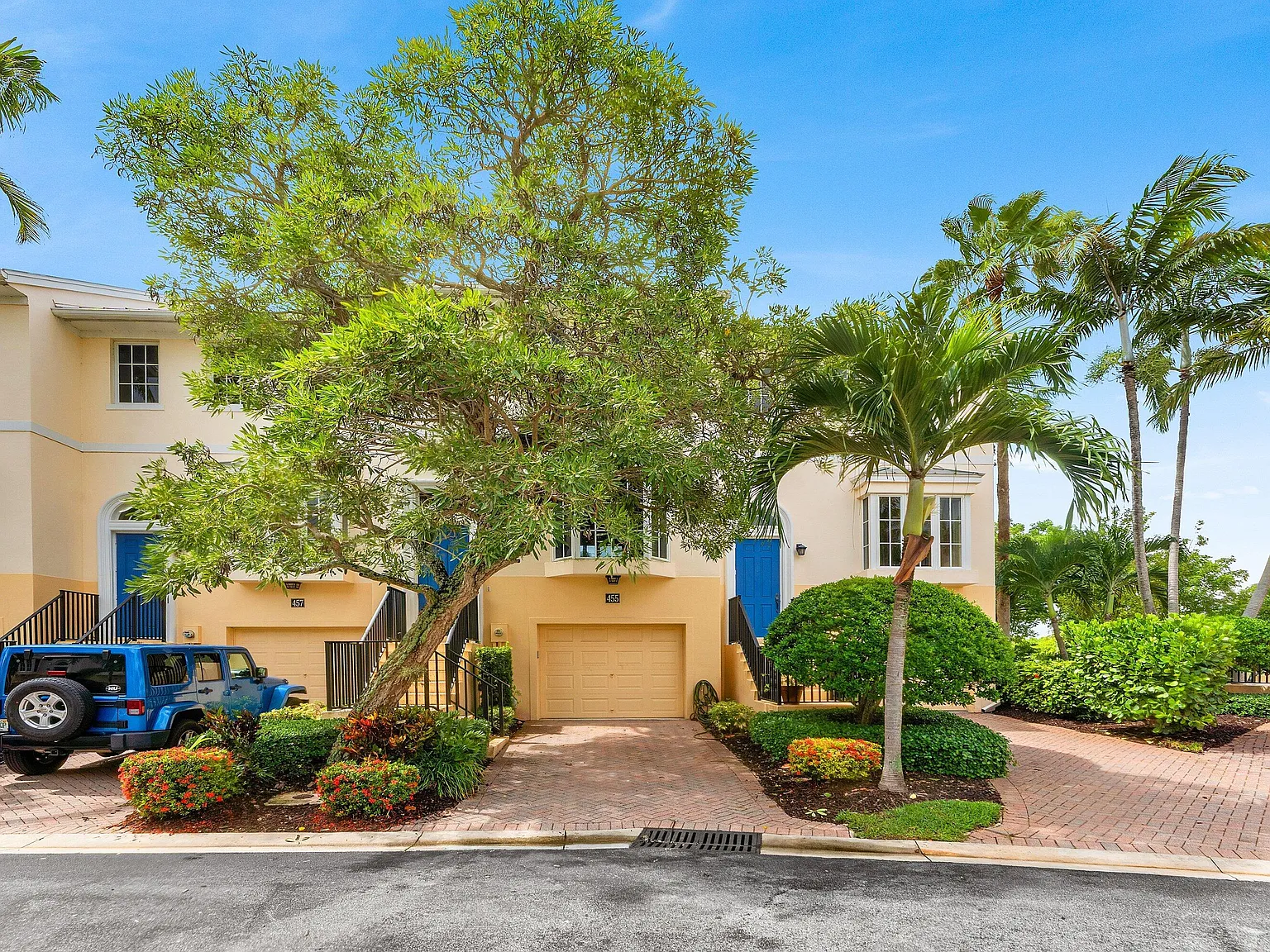 3 bed, 3.5 bath, 1709 sqft, $4,500 — Photo 2