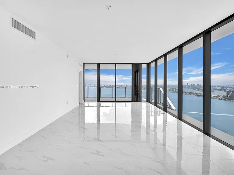700 NE 24th St #4507 — Photo 11