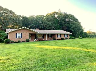5215 Lone Oak Rd, Pfafftown, NC 27040