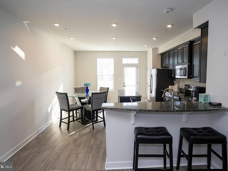 9926 New Pointe Dr — Photo 10